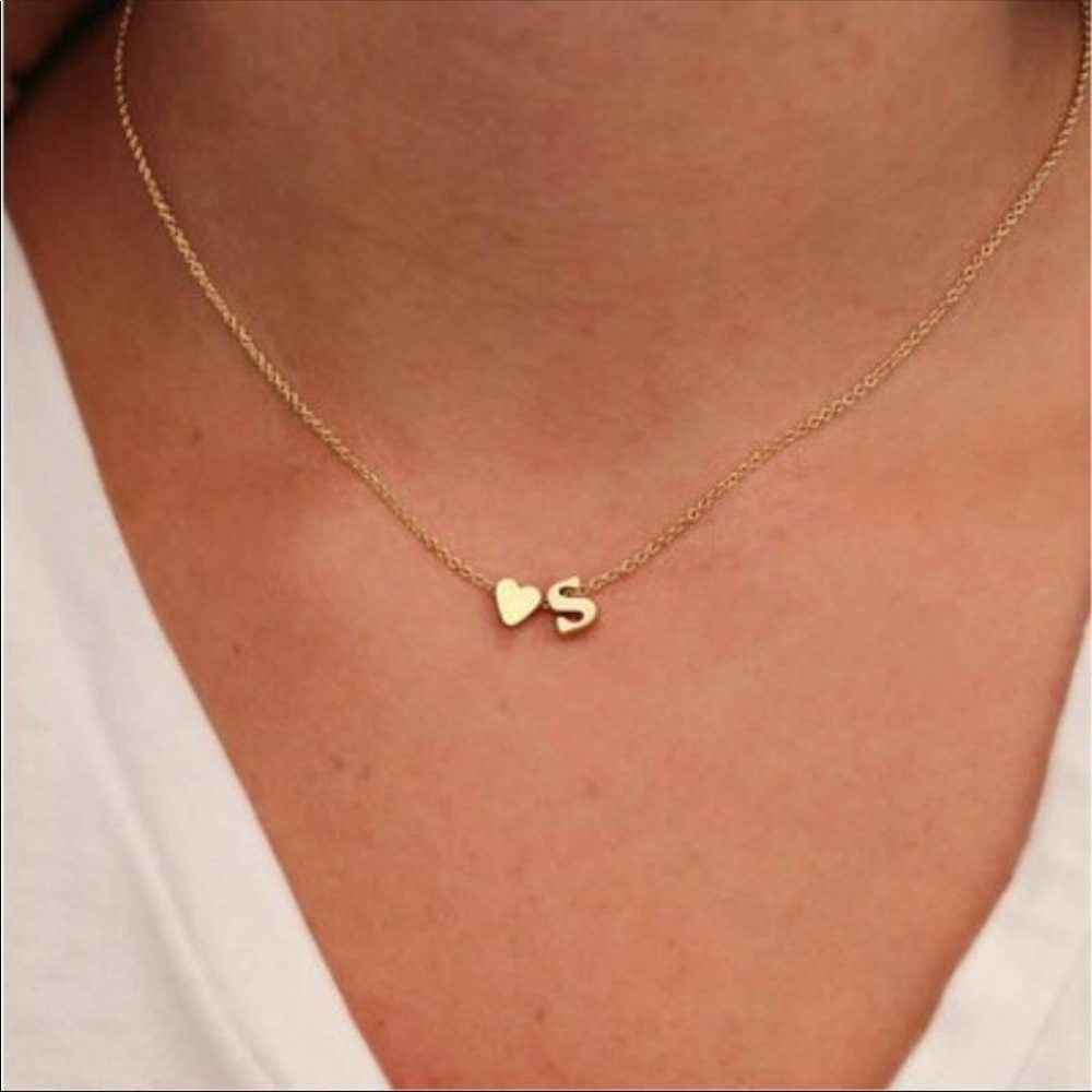 Initial and heart necklace gold